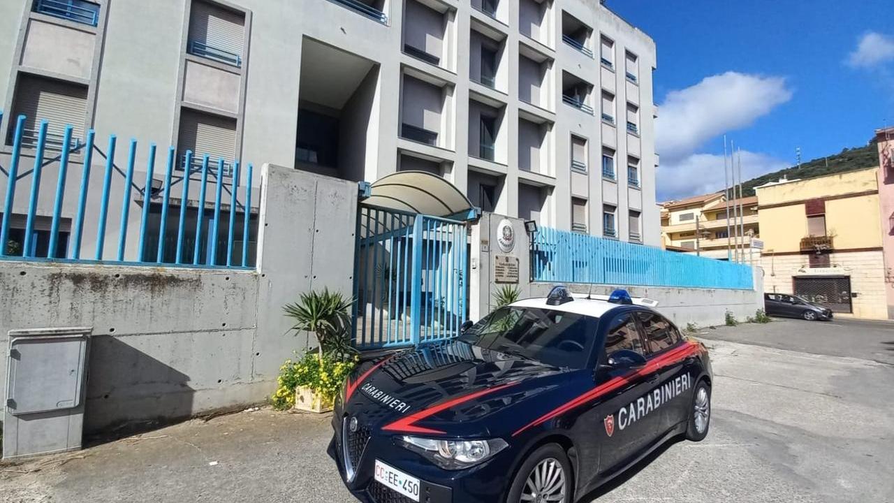 Droga in cambio di rapporti sessuali con una minore: arrestato 59enne