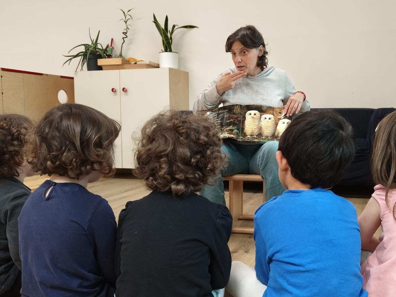 Scandiano, i bambini del nido imparano la LIS. «Più attenzione, più interazione, maggiore partecipazione»