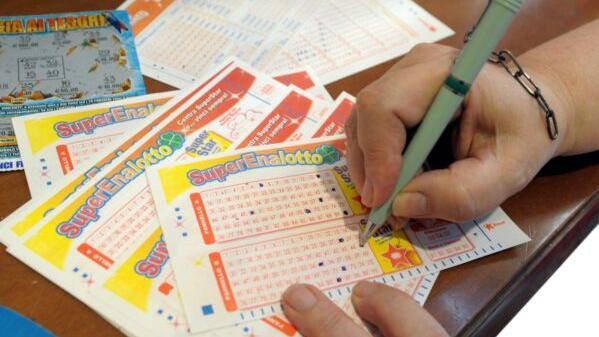 Superenalotto, centrato un “6” che vale oltre 35 milioni