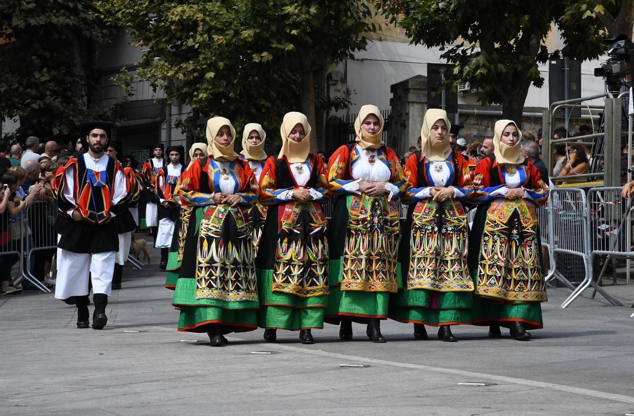 
	Donne con il&nbsp;costume tradizionale di Orgosolo alla sfilata del Redentore

