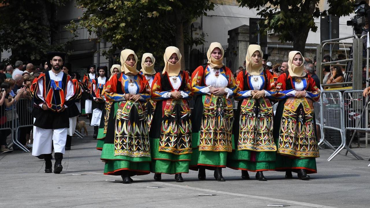 Donne con il costume tradizionale di Orgosolo alla sfilata del Redentore
