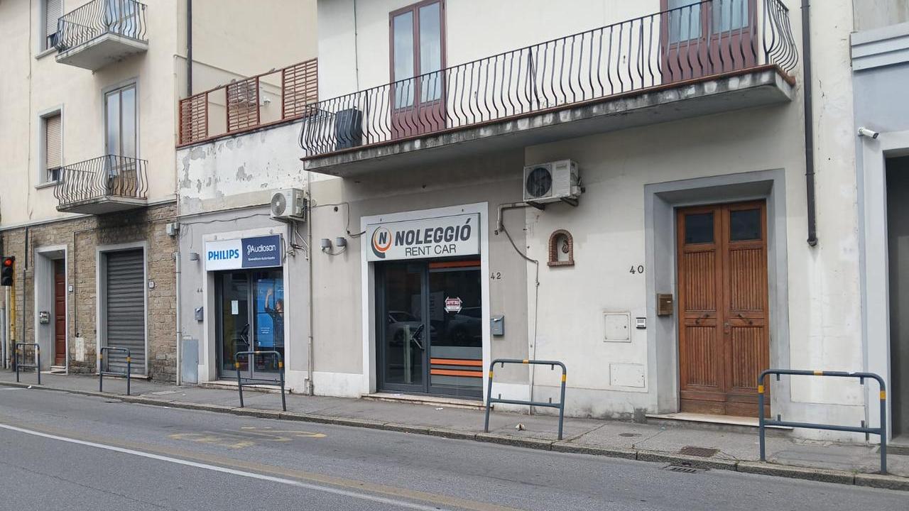 L'autonoleggio ora chiuso in via Valentini
