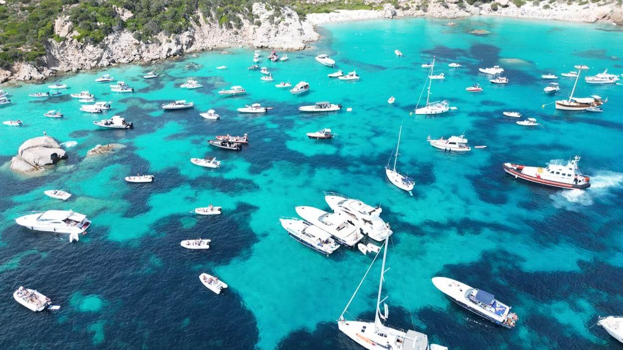Arcipelago di La Maddalena, ecco nuove regole e divieti per chi va in spiaggia. E riapre un sito finora vietato