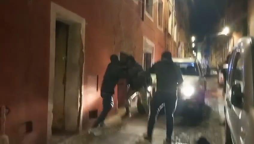 Maxi rissa nel centro di Sassari, ecco perché è scoppiata