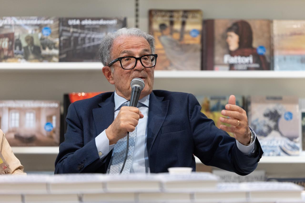 Prodi a Ferrara. «Rinascita delle sinistre? Serve un profeta»