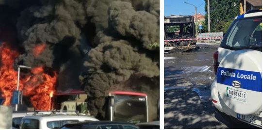 Gattatico, bus prende fuoco: salvi tutti gli studenti a bordo, fatti scendere in tempo dall’autista