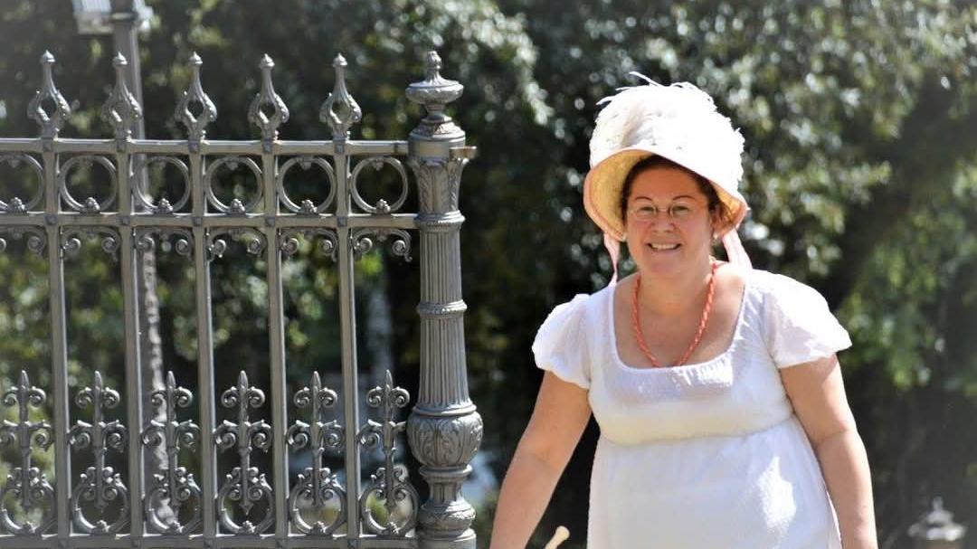 Una partecipante all’iniziativa in costume storico (foto d'archivio)