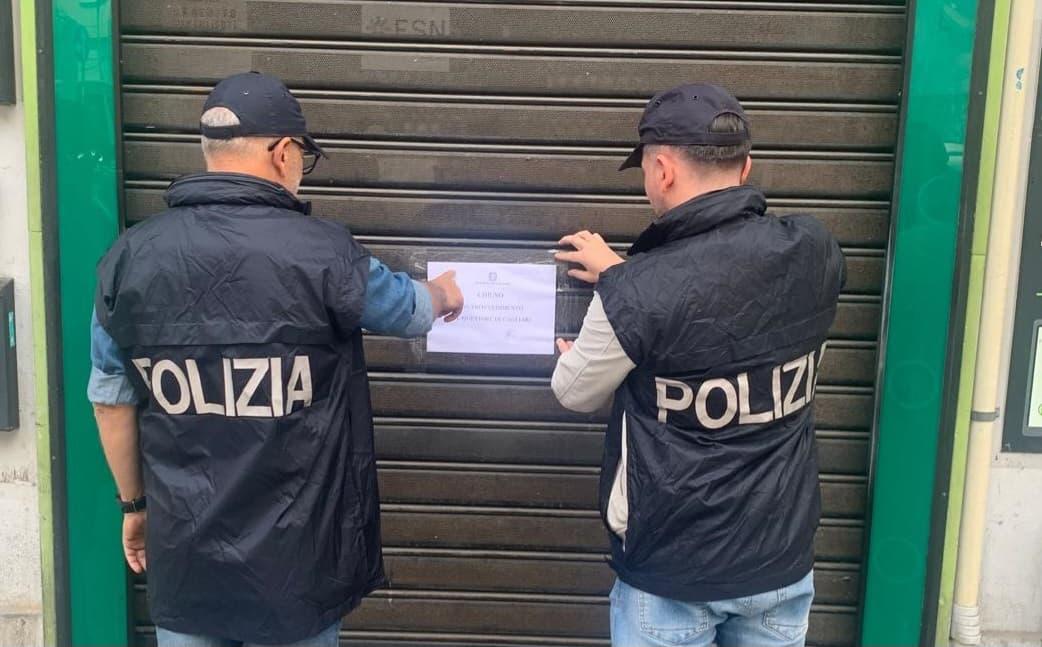 Vende alcolici a minorenni, minimarket chiuso per la seconda volta