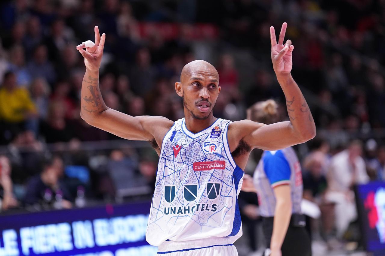 Pallacanestro Reggiana, si riparte da Smith e Uglietti: Faye fa gola alle big, in entrata piace Cappelletti