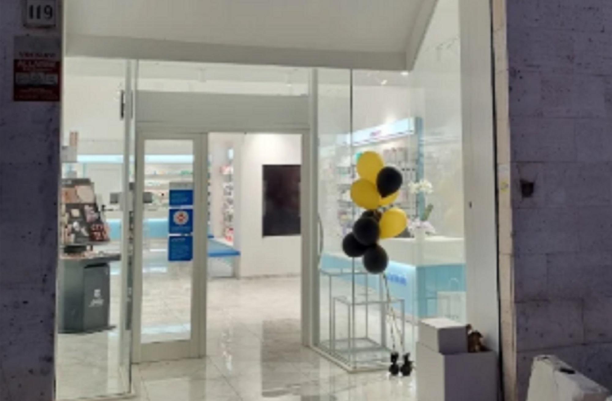 La parafarmacia "Farmaè" di via Marradi