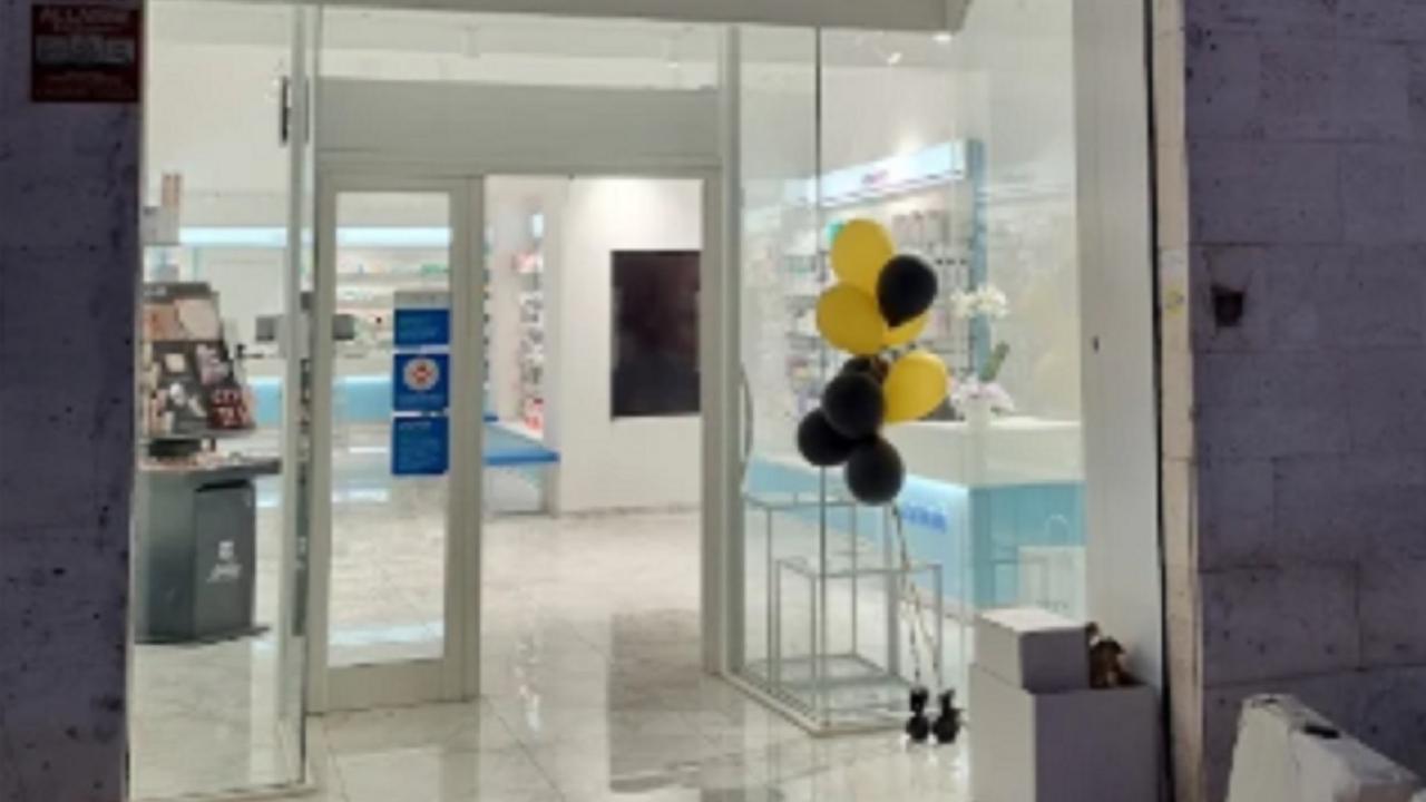 La parafarmacia "Farmaè" di via Marradi