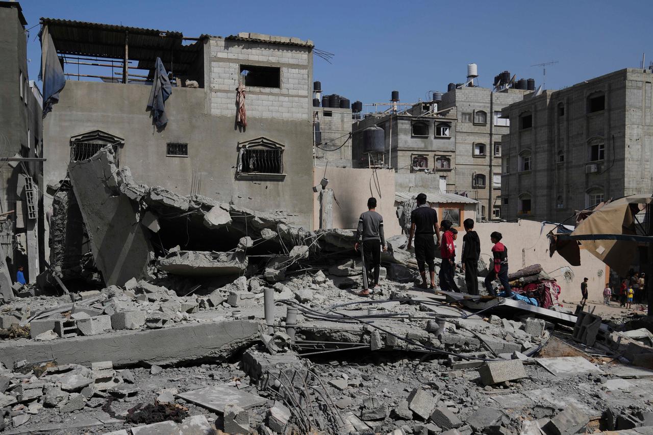 Uno straccetto bianco per la pace in Palestina. Il gesto che parte dalla “Govoni” di Ferrara