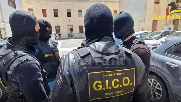 I militari del Gico della Finanza che hanno condotto le indagini