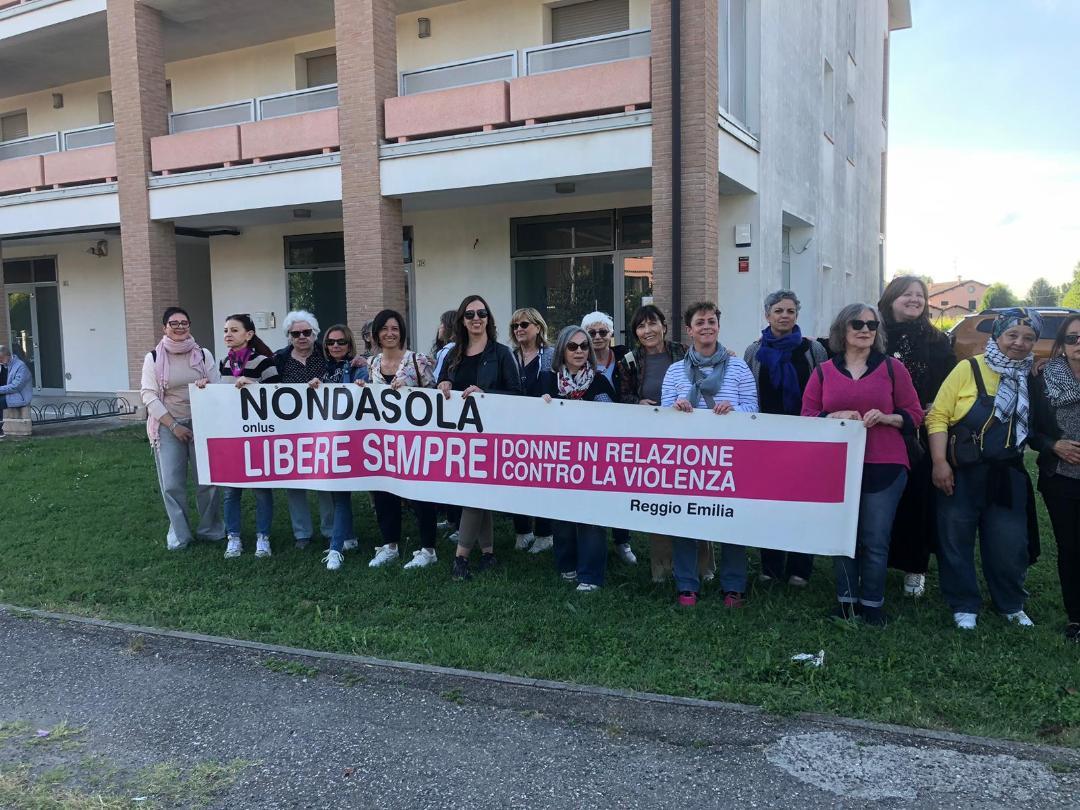 Il femminicidio di Correggio, il presidio di Nondasola a Prato