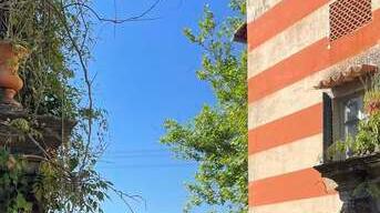 Pescia, ladri di storia nelle campagne. Rubato l’antico cancello in ferro all’ingresso della Fattoria di Veneri