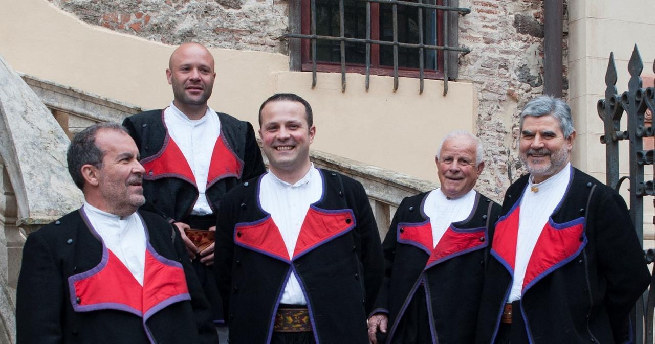 I Tenores di Neoneli pronti a festeggiare mezzo secolo e  intanto volano a Copenaghen