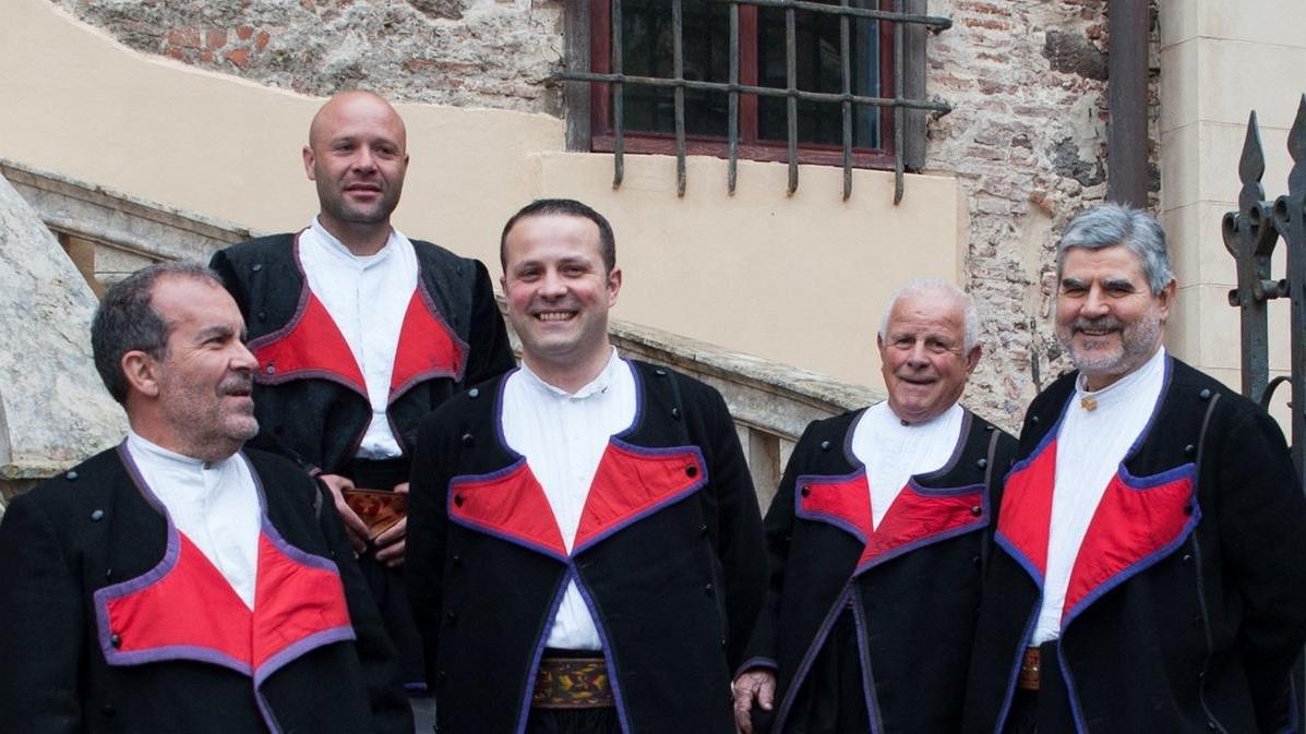 I Tenores di Neoneli pronti a festeggiare mezzo secolo e intanto volano a Copenaghen