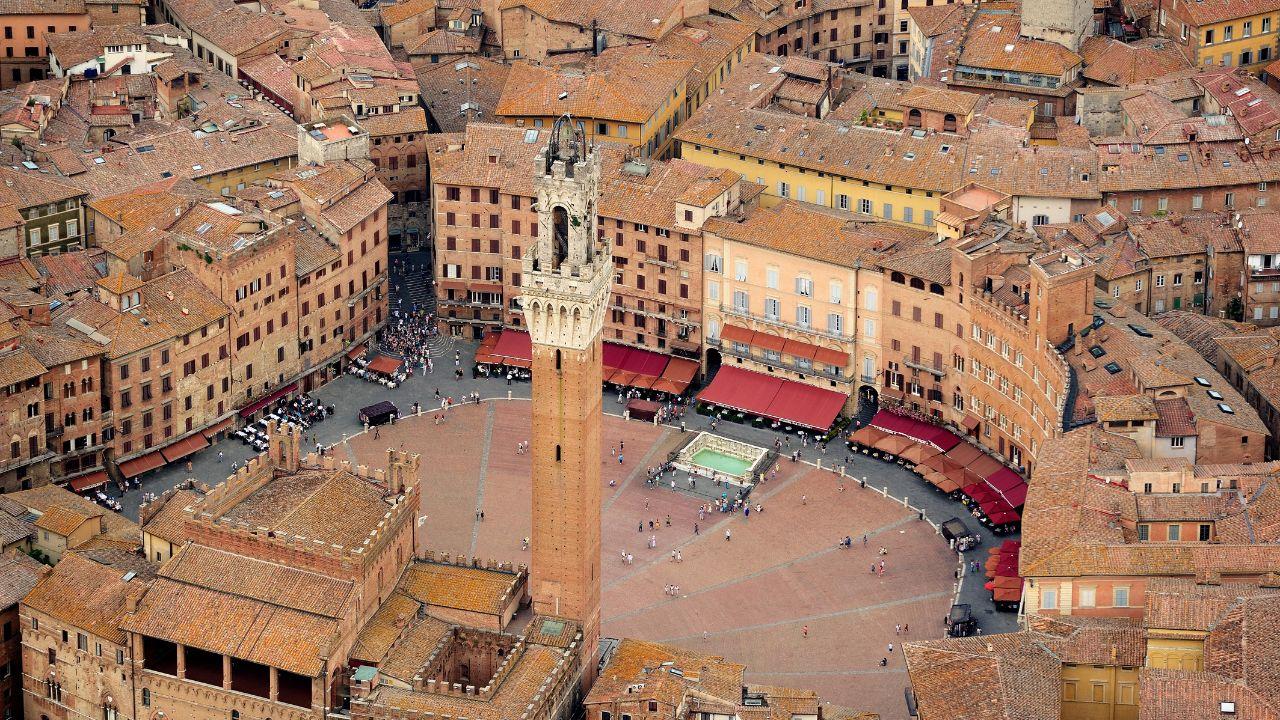Una veduta aerea di Siena