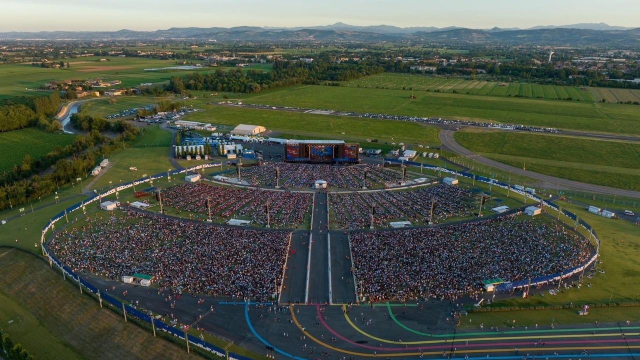 Luciano Ligabue, tutto pronto per “La Notte di Certe Notti”: non solo un concerto, ma due giorni di festa grazie alla Ligastreet