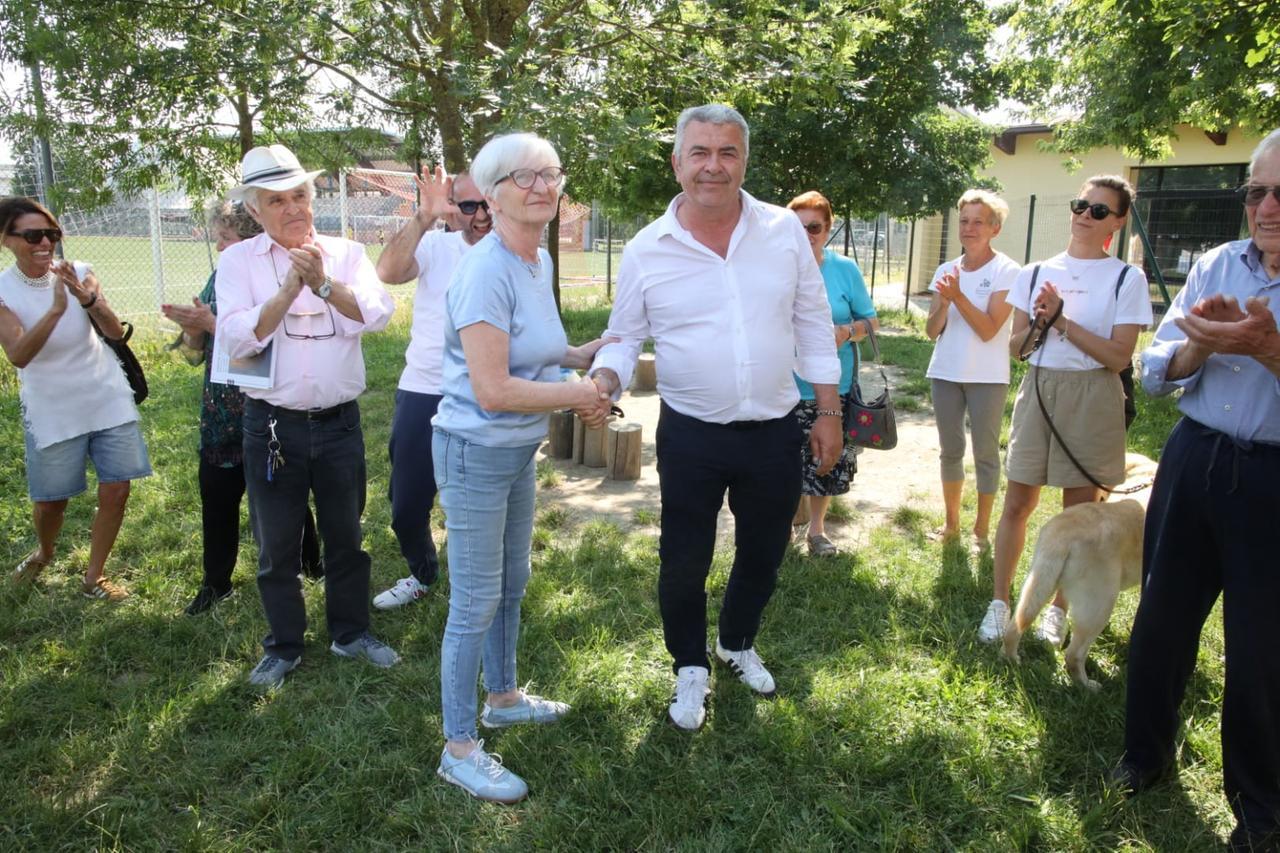 
	Borghi stringe la mano alla sfidante Baraldi

