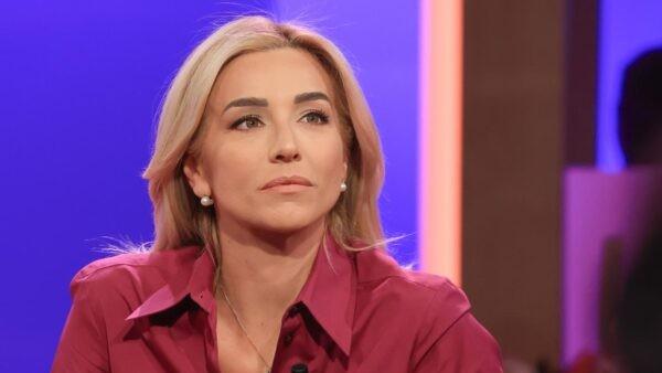 Silvia Salis vince a Genova e dedica il successo al padre di Sorso