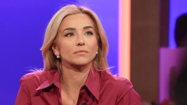 Silvia Salis vince a Genova e dedica il successo al padre di Sorso