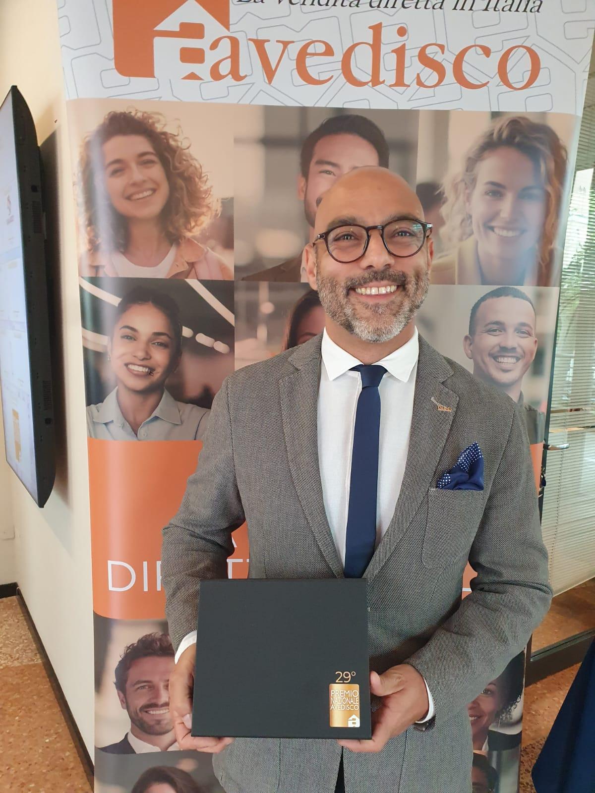 Ivan Messone tra i migliori venditori porta a porta d’Italia: premiato dall’associazione Avedisco