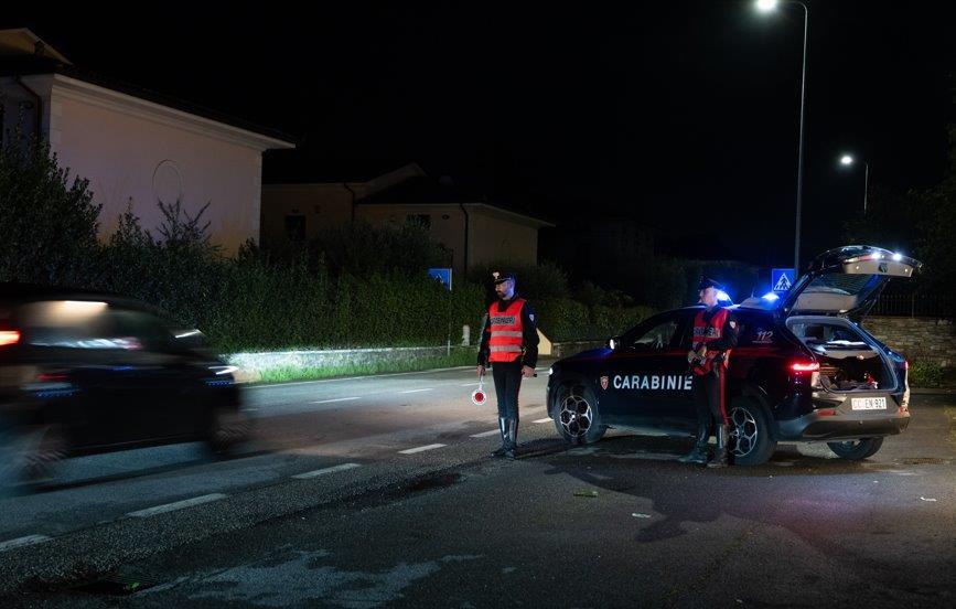 Capannori, seguiti mentre cercano di rubare nelle case: arrestati