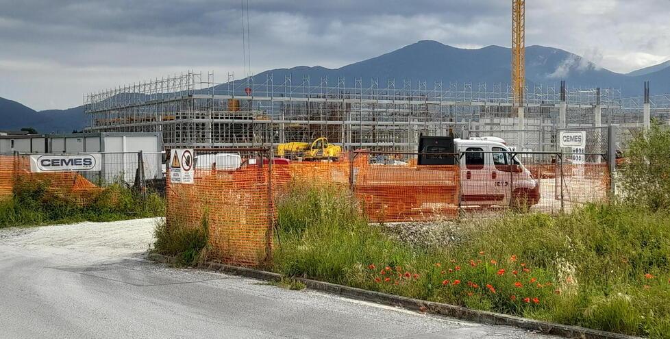 
	La struttura dei primi edifici del polo scientifico della Scuola Sant&rsquo;Anna in zona Praticelli

