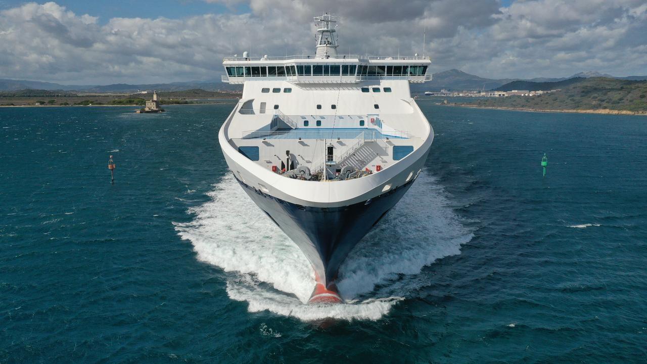 La Sardegna a portata di traghetto: quando l'isola si avvicina al continente