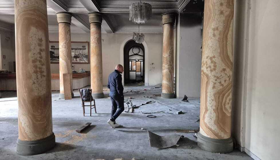 Hotel Corallo a Livorno, blitz anti-intrusioni: sgomberati in due dai vigili urbani