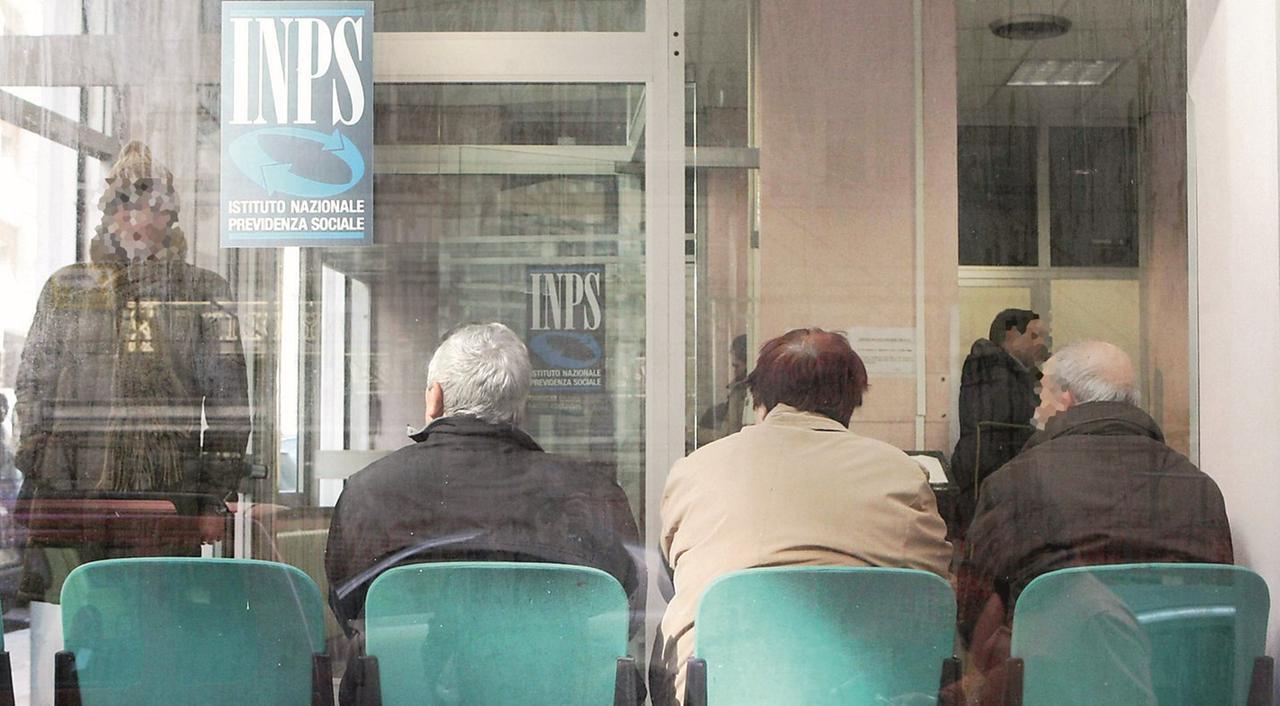 Pensionati sempre più poveri a Modena: «Persi 900 euro lordi all’anno»