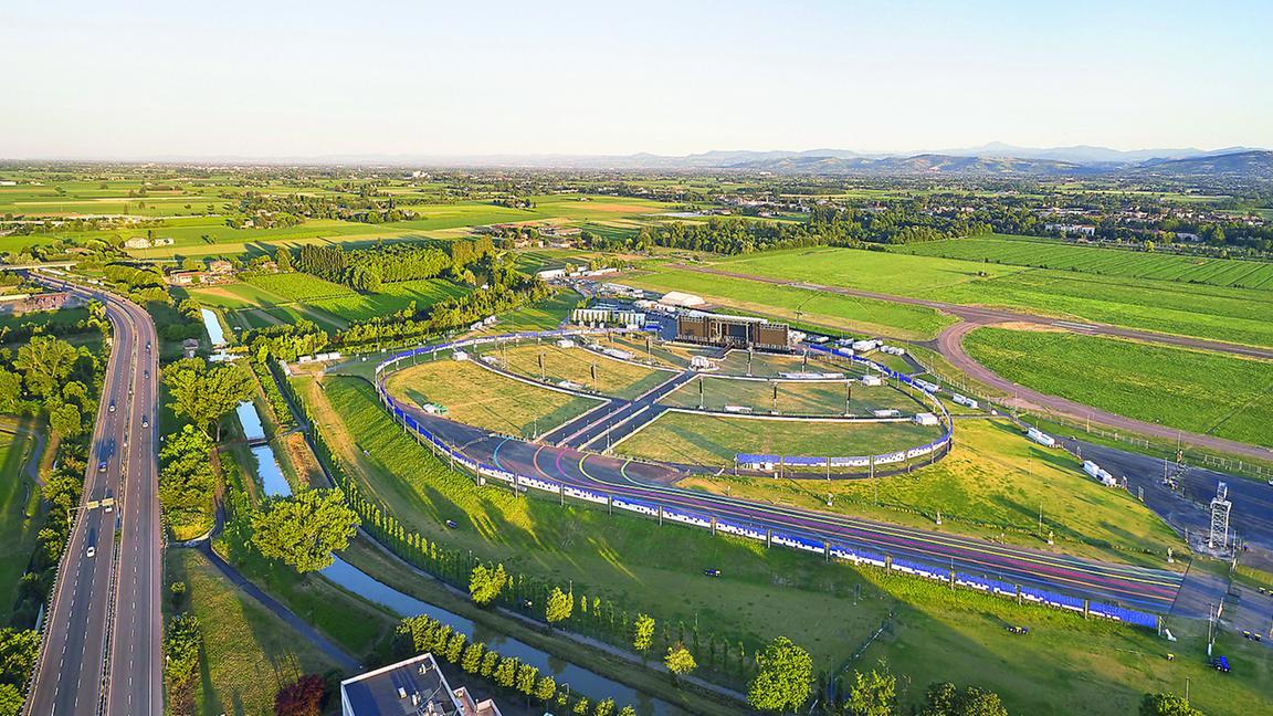 Pinguini e Ligabue alla Rcf Arena: chiesti venti giorni di prove