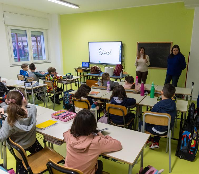 Scuola a Pisa, le primarie si svuotano: aule deserte e taglio di cattedre<br>
