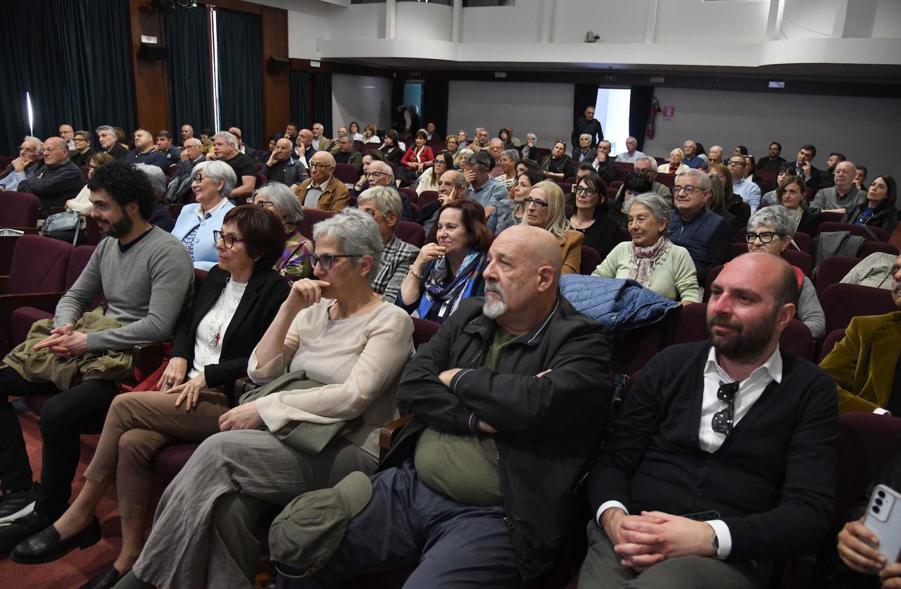 
	Il confronto elettorale della Nuova all'Isre (foto Massimo Locci)

