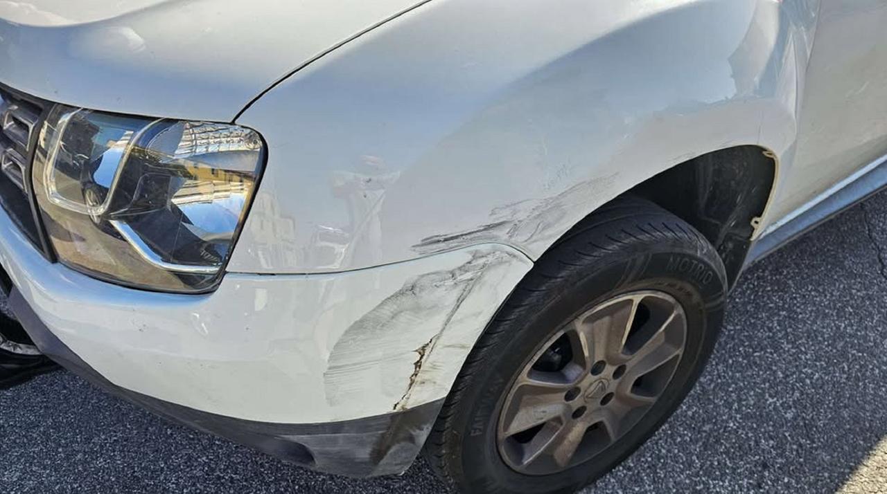 
	Una delle due macchine danneggiate

