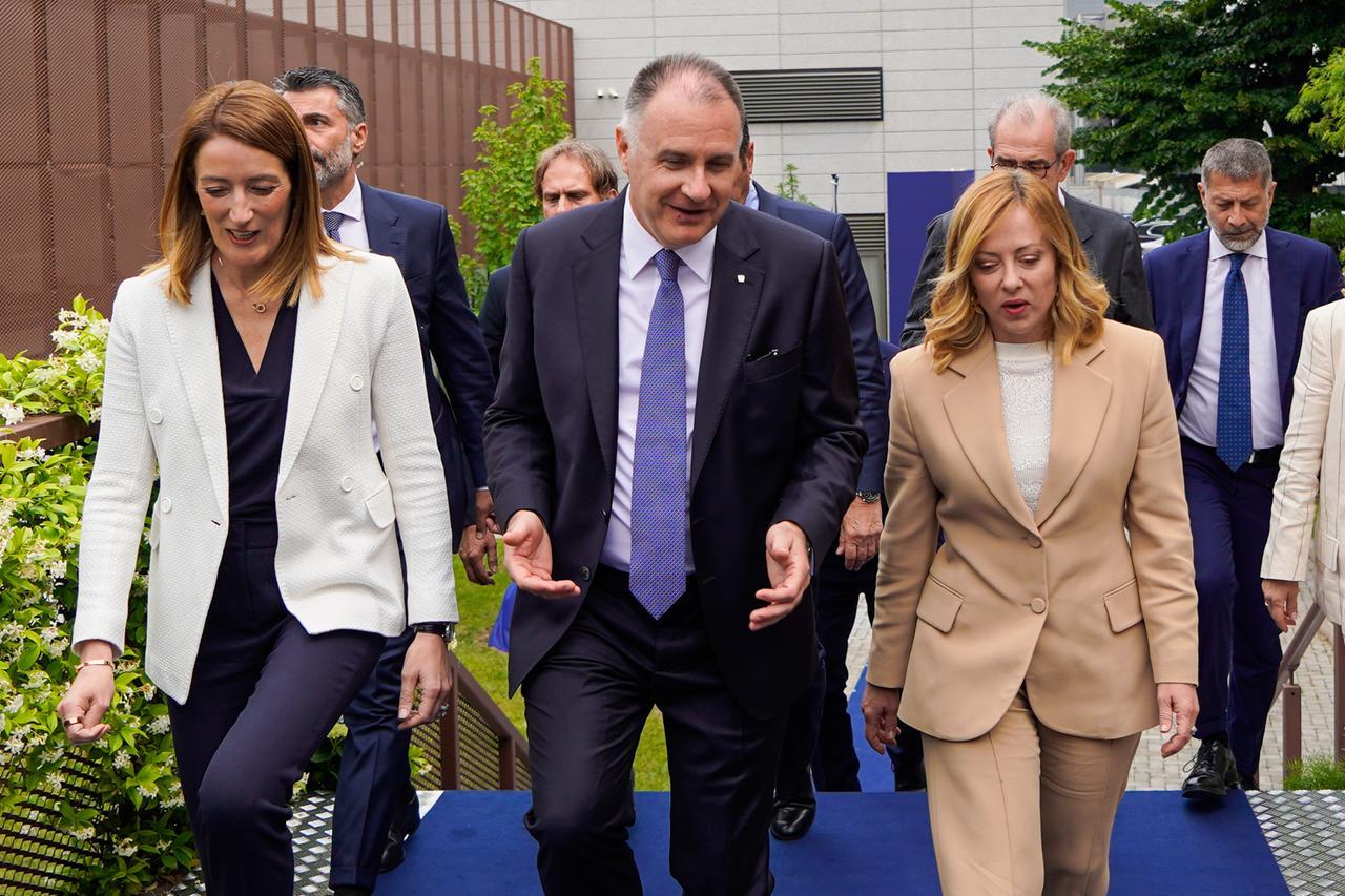 
	Emanuele Orsini con Roberta Metsola e Giorgia Meloni


