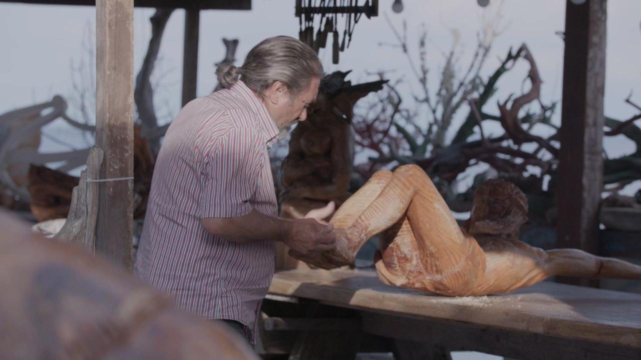 “Fuori dal mondo”, la vita dello scultore dell’Asinara in un film
