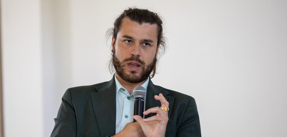 Cento, insulti via chat a Riccardo Manservisi. Imprenditore deve risarcire<br>
