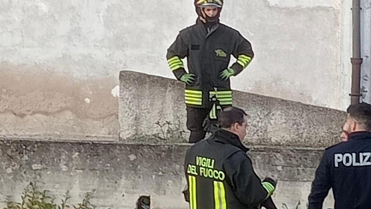 Esplosione a Sassari all’alba: auto danneggiate e vetri in frantumi – VIDEO