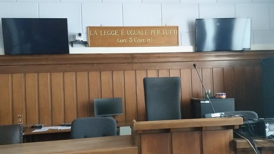 Un’aula del tribunale di Pistoia