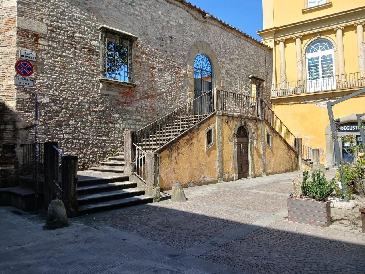 
	Il luogo dell'aggressione in piazzetta Buonamici

