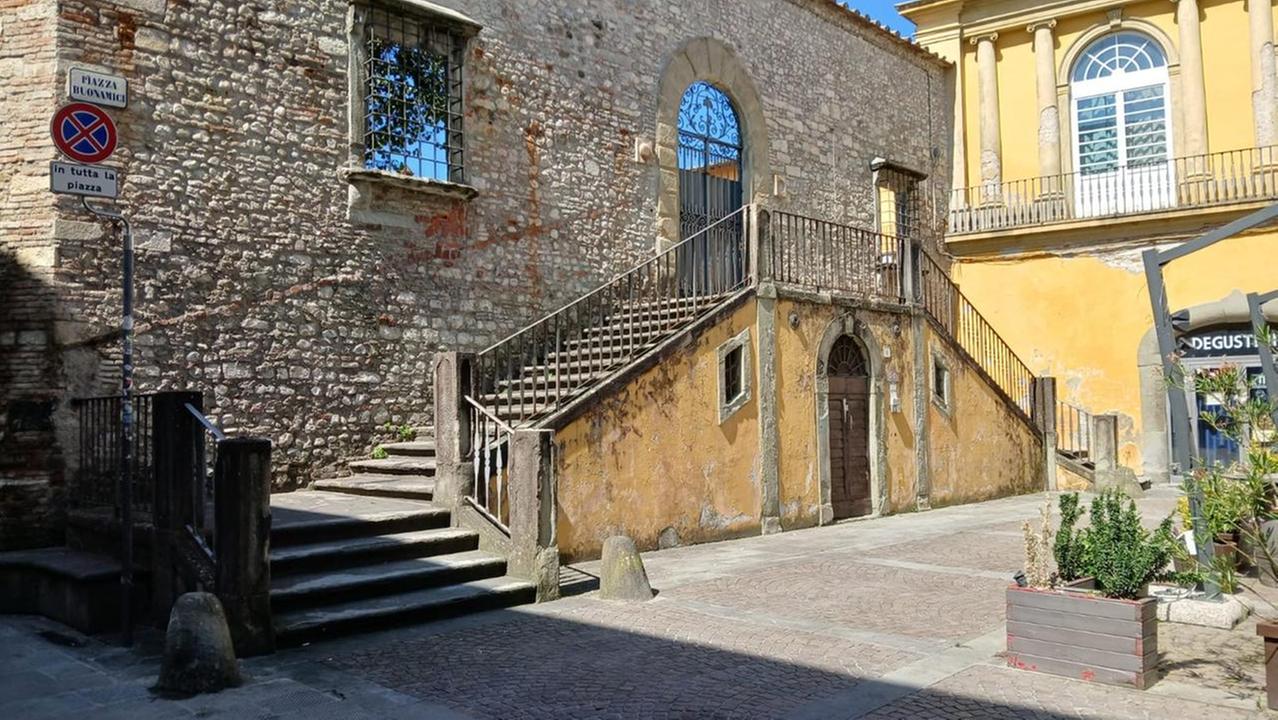 Il luogo dell'aggressione in piazzetta Buonamici