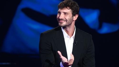 Stefano De Martino sogna Sanremo: «Ma per farlo bene ci vuole qualche capello bianco»