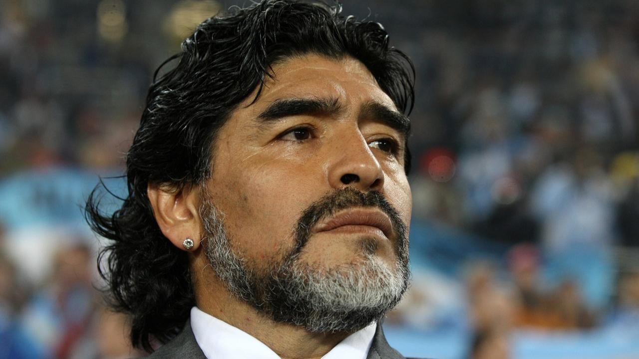 a quanti anni è morto maradona