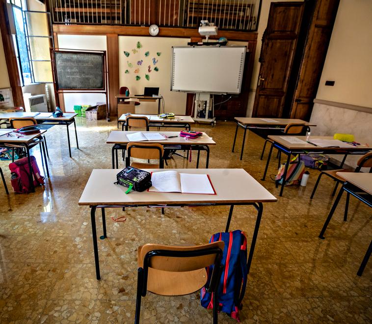 Bambini insultati dalla maestra: scioperano e la fanno trasferire