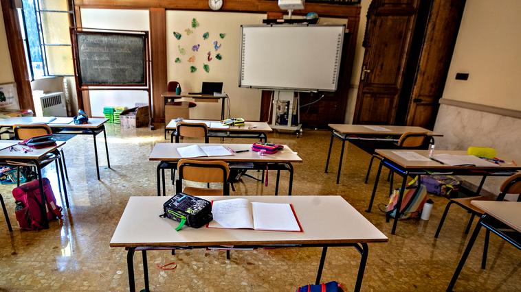 Bambini insultati dalla maestra: scioperano e la fanno trasferire