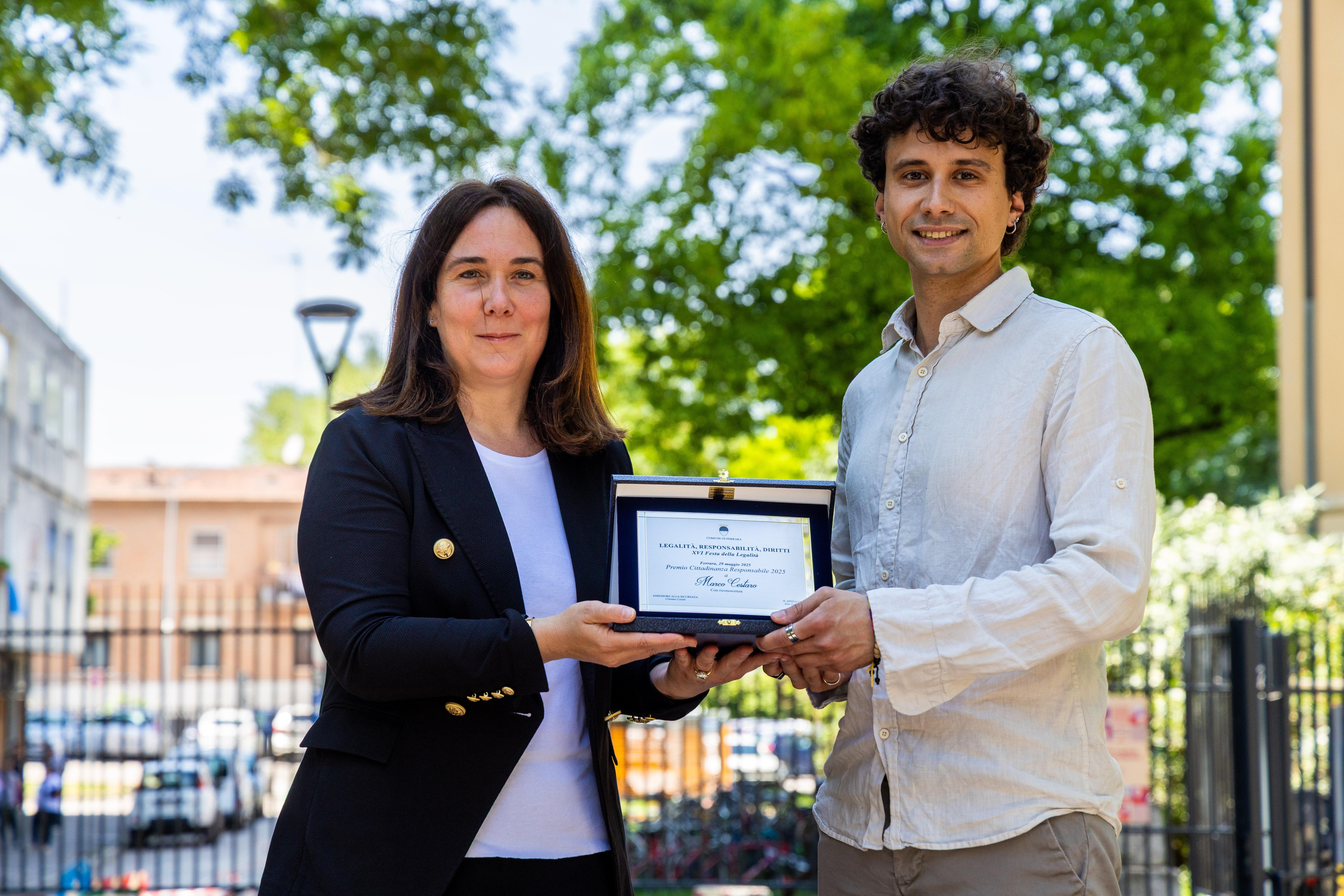 Salvò un uomo che stava annegando in Darsena a Ferrara, premiato per il coraggio