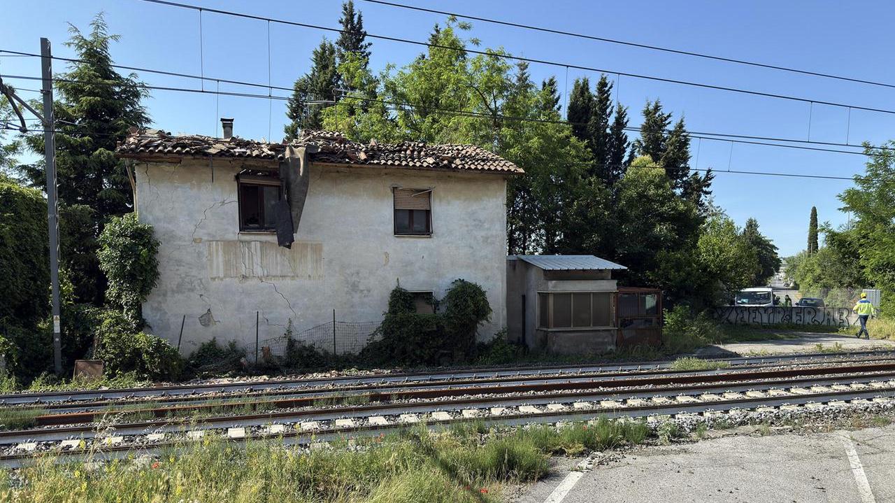 La casa devastata dalle fiamme