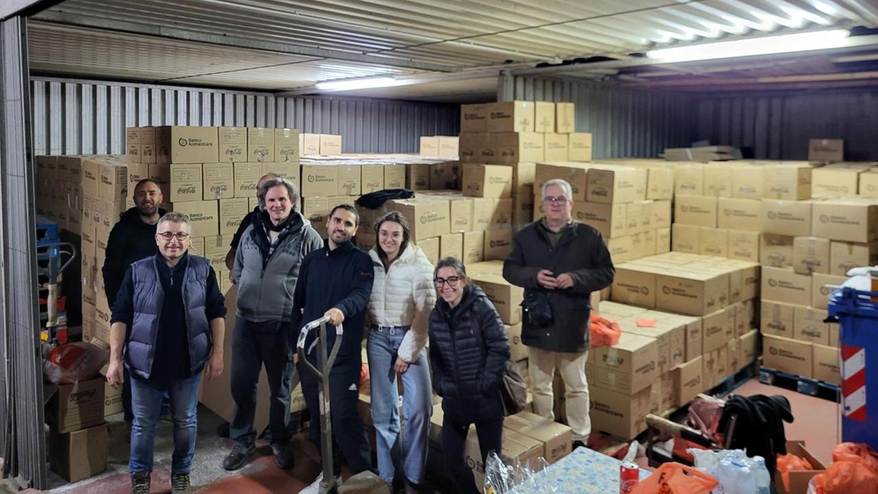 Massa, cento volontari e 9 supermercati: torna la mega colletta alimentare
